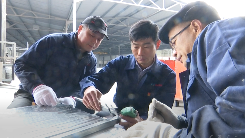 /uploads/image/2022/01/07/dc656e4855e3c68dea2150c19d277074.png 胡跃(中).png