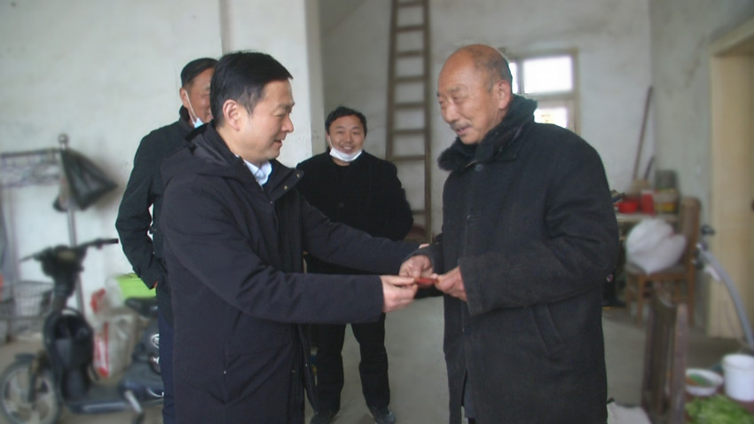 /uploads/image/2022/01/21/15d68b808fe30466ef41e1da3905b1f9.jpg 洪长久慰问.jpg