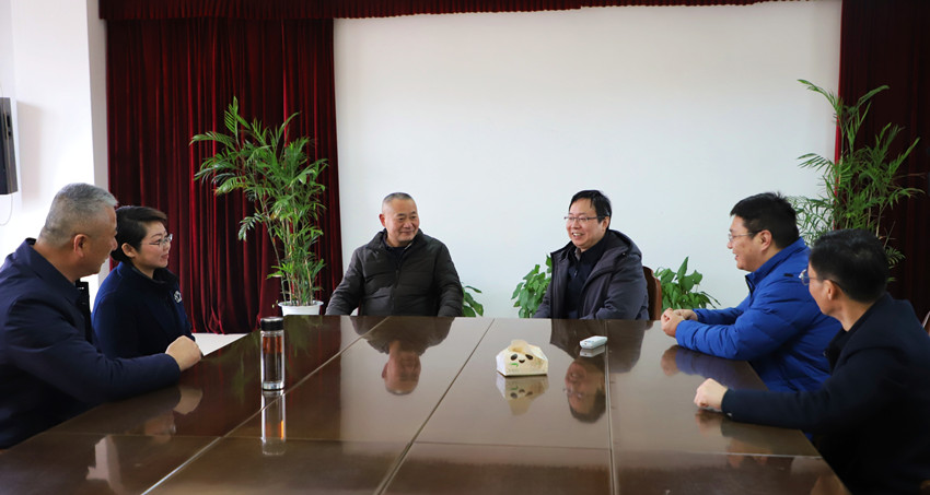 /uploads/image/2022/01/24/016ce4213ecf12d3907903dc9d1a835e.jpg 慰问美祥实业公司高级技师汪华北.jpg