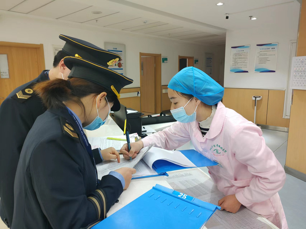 /uploads/image/2022/05/29/25fd6c66d88b06b58c9363a6befd3048.jpg 在医疗场所.jpg