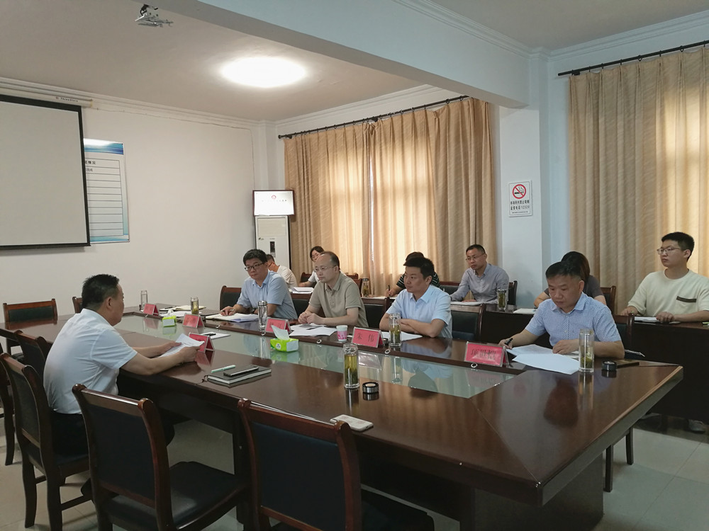 /uploads/image/2022/06/29/be8df8d3a046e39f39af9db94fe9f11b.jpg 图为储江接访企业负责人现场2.jpg