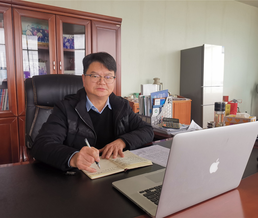 /uploads/image/2023/01/03/26b9380d984553f642b4969e9bd2adf5.jpg 图为方文学工作场景。.jpg