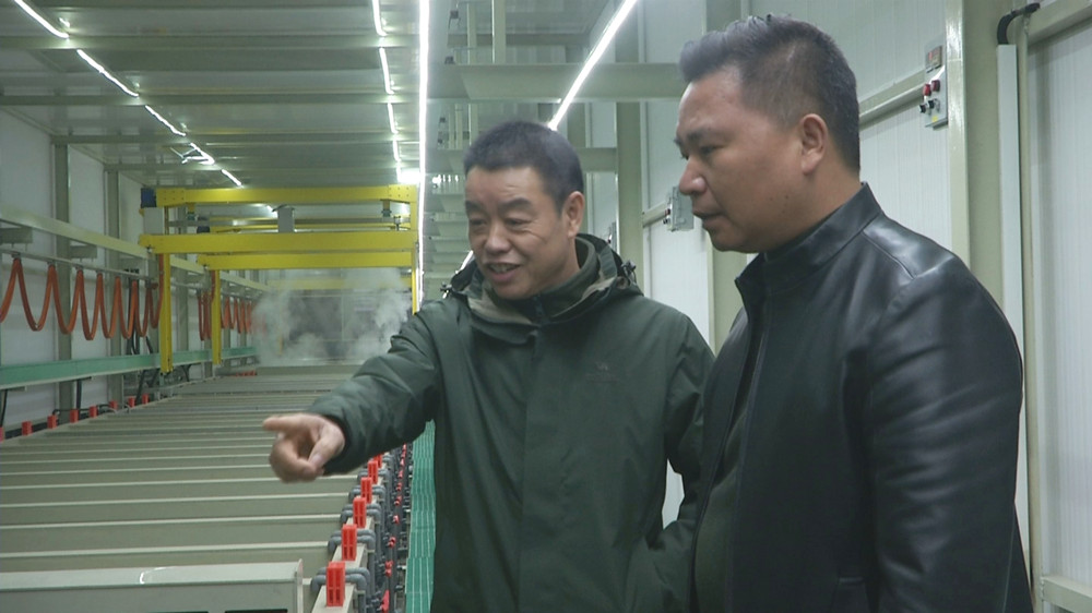 /uploads/image/2023/01/04/eff14902c7cc8d0827f8784f90157020.jpg 王先福在走访桐城浙江商会会员企业时的情景.jpg