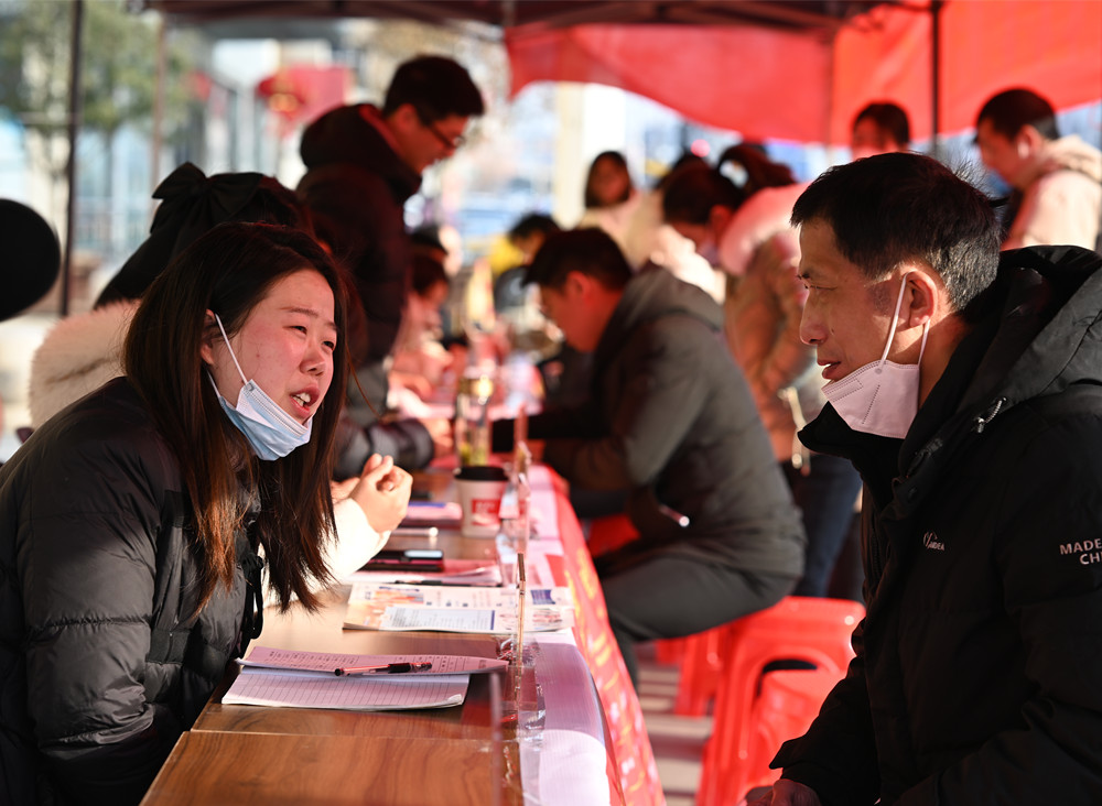 【网络中国节·春节】桐城：2023年“春风行动”暨就业援助月新春大招聘火热进行中3.JPG