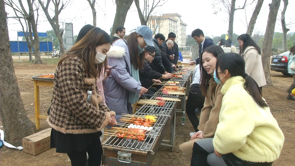 /uploads/image/2023/02/20/7428c7c5f1d0cadc7731e6ba2fdc1dde.jpg 图为活动现场6.jpg