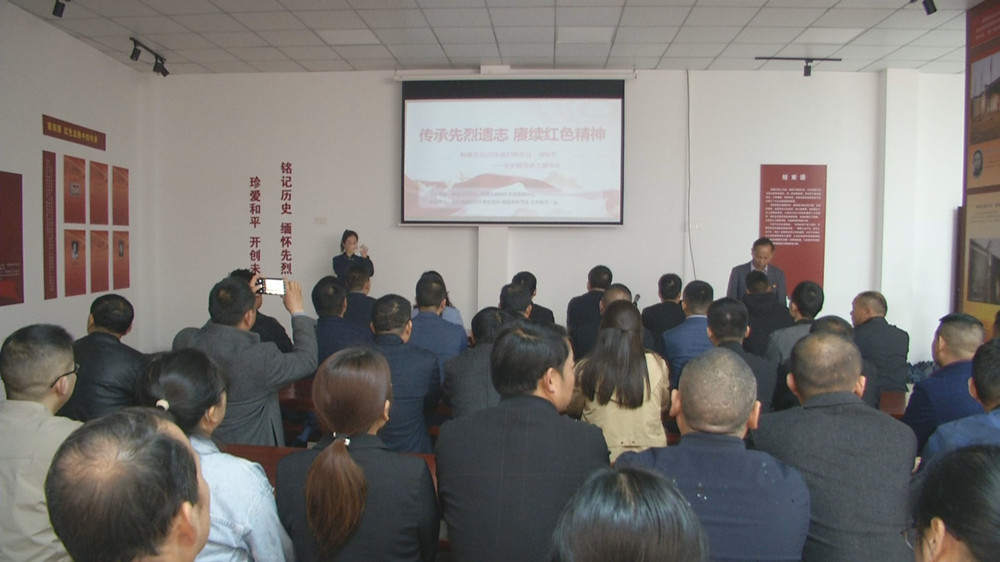 /uploads/image/2023/04/04/80b7b410379cf9de2fb21f50b39820fa.jpg 吕亭镇:清明节主题活动走进党史教育基地1.jpg