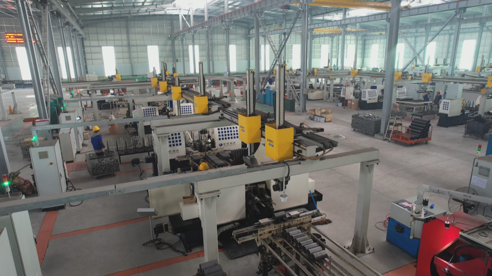 /uploads/image/2023/04/12/d6e3e3b74ae50ba9ba5e4d36c4658f5b.jpg 图为攀登自动化车间一角。.jpg