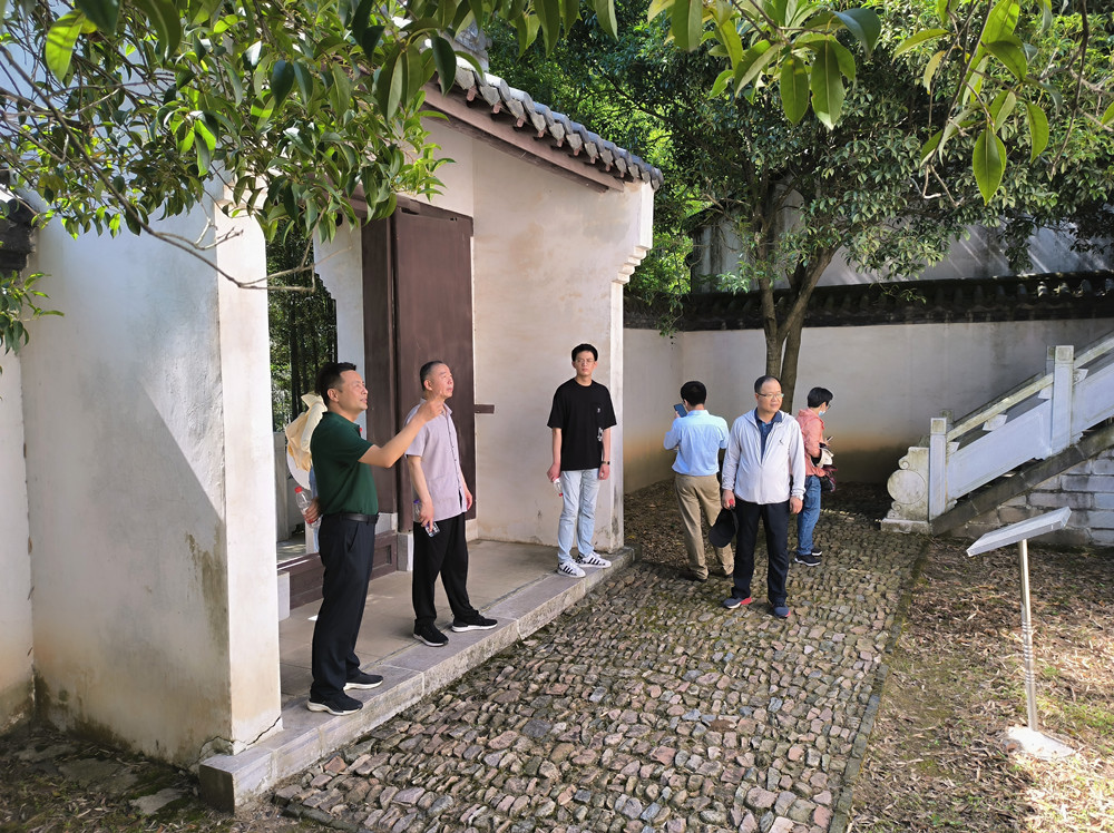 /uploads/image/2023/06/09/7af17adf52fe1f77a5f17b7ecf7bb9c8.jpg 中国社会科学院研究员林存阳率队来桐开展桐城派文化传承创新与地方高校教育特色打造调研活动1.jpg