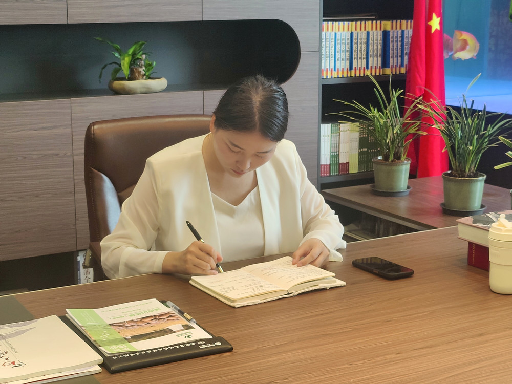 /uploads/image/2023/07/21/c5f585b826f113566c35c453d04a2544.jpg 余方琴.jpg