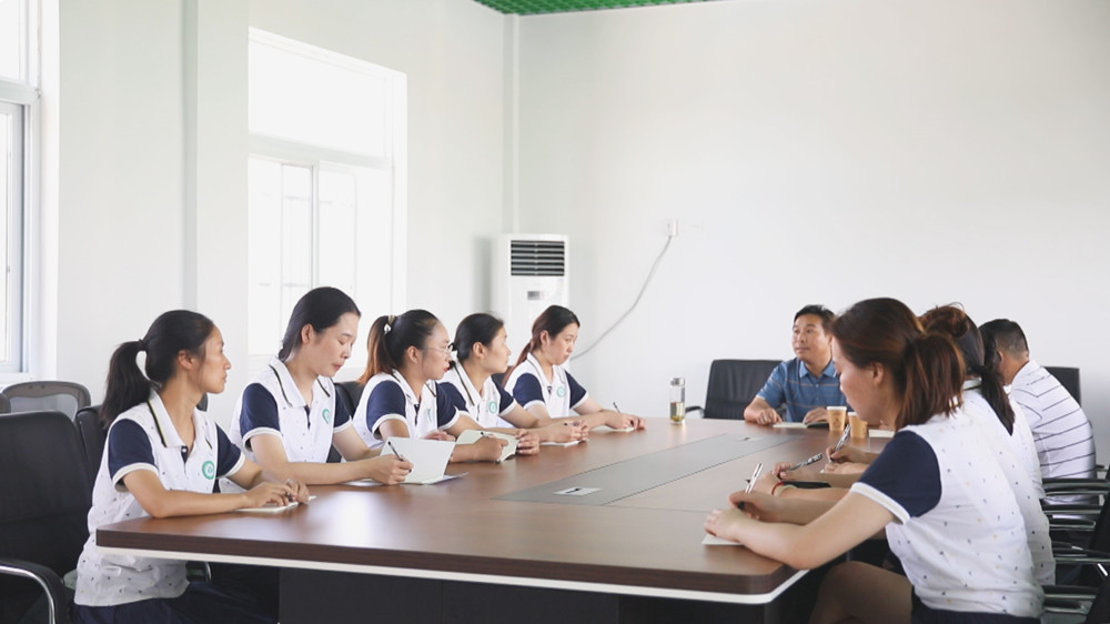 /uploads/image/2023/08/31/a5dc0bb616d40ace3a87d3de8a2649a3.jpg 图为吕亭中心幼儿园召开秋季开园动员会.jpg