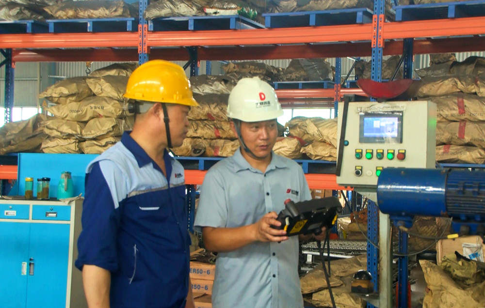 /uploads/image/2023/09/15/8b6fa7deda3fc3b655daab00fd504b2c.jpg 最美科技工作者李明.jpg