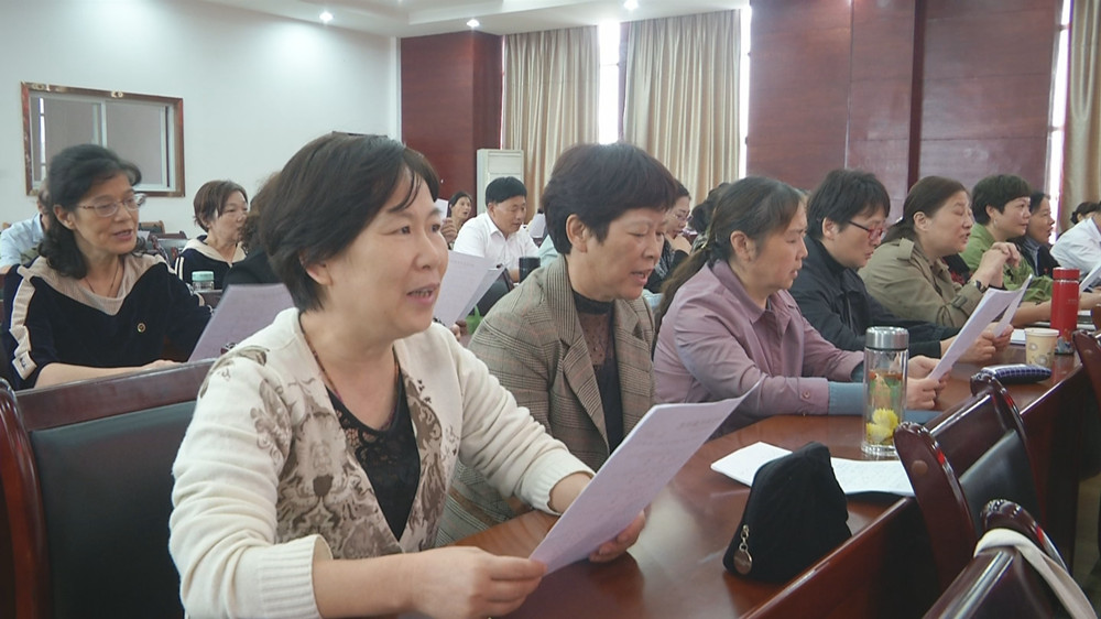 /uploads/image/2023/10/11/d2daedd38938e6419a73b06b7e9531d1.jpg 传授合唱艺术4.jpg