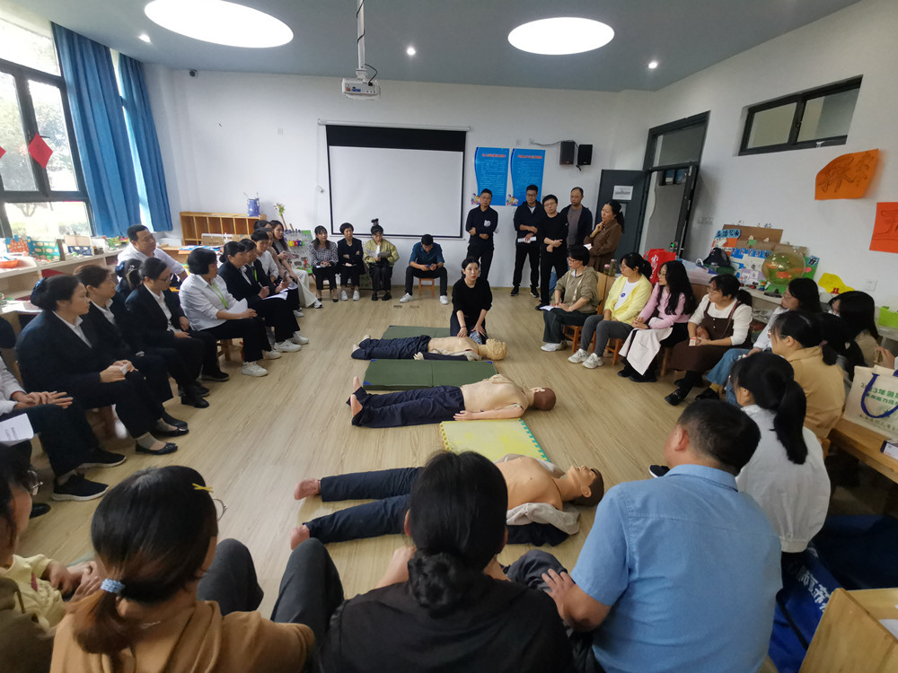 应急救护培训走进桐城师专.jpg