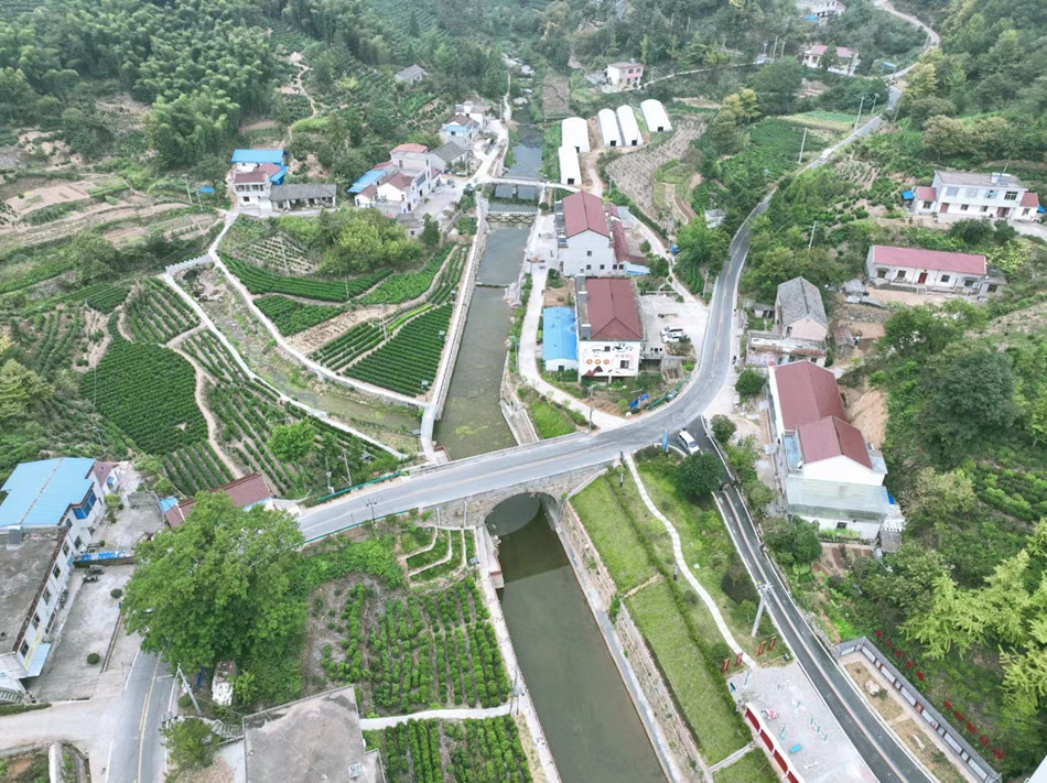 /uploads/image/2023/11/03/dff1e832719333d74dd54f734729297e.jpg 美丽乡村.jpg