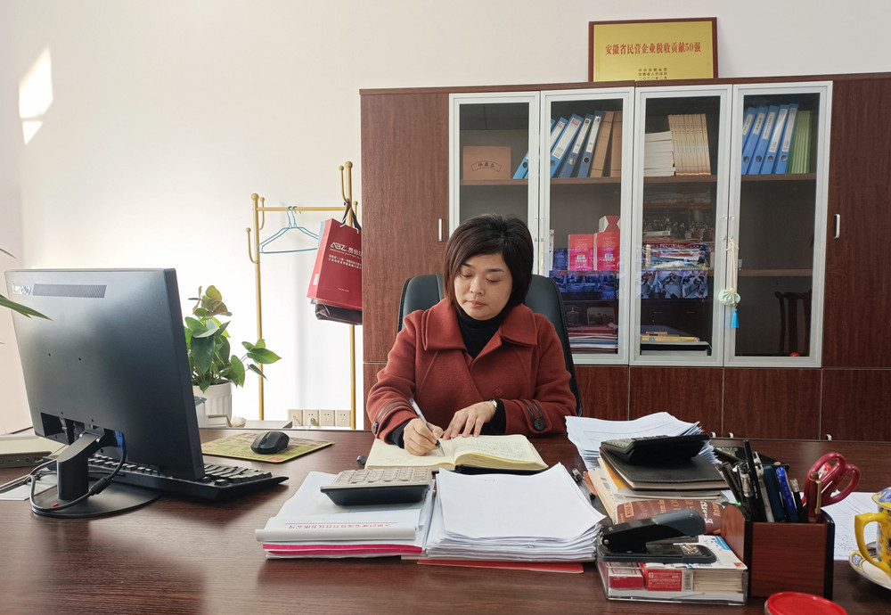 /uploads/image/2023/12/04/e2df084a952c1911c052d7f6eed5b300.jpg 安徽润藤电缆材料科技有限公司总经理黄月华.jpg