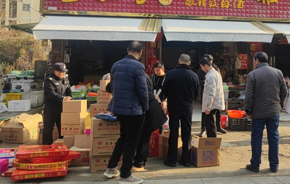 /uploads/image/2024/01/06/ac0a958e1c62f8646f85d9d4335cedab.jpg 桐城市供销社联勤执法 打非治违保平安1.jpg