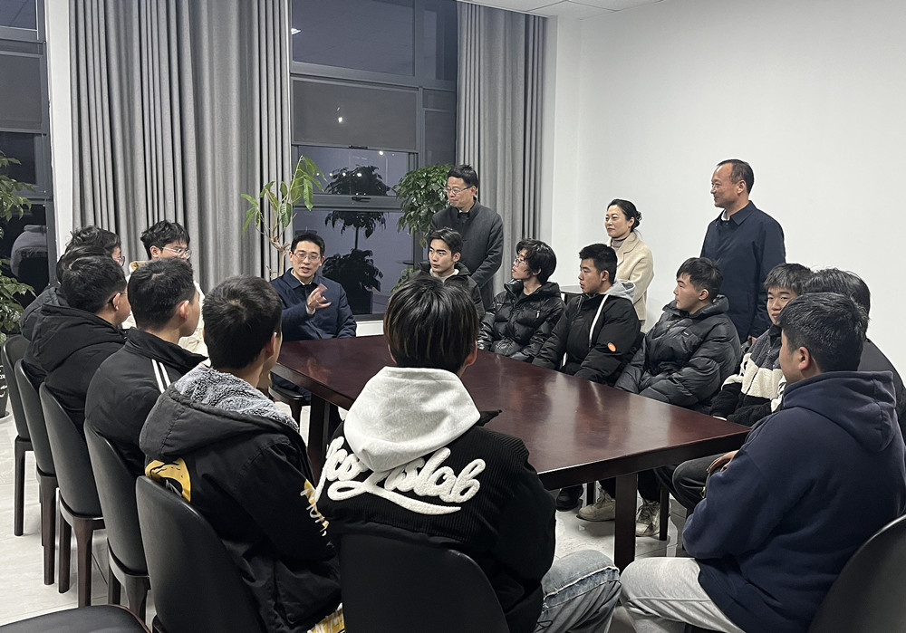 /uploads/image/2024/01/08/02aead8474abd587b47c697dd81f309f.jpg 5图为刘存磊与特训学生面对面交流的现场_副本.jpg