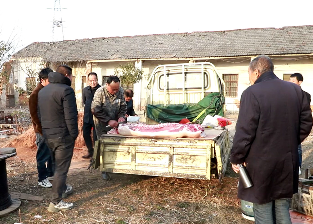 【年味】安徽桐城：杀年猪 吃猪宴 热闹过[00_03_38][20240116-100427].jpg