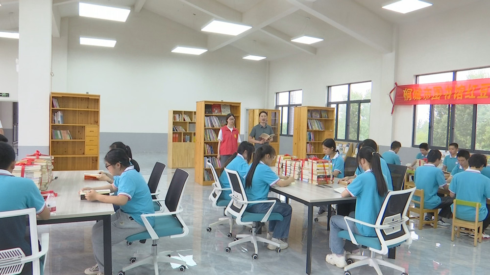 /uploads/image/2024/06/05/d1223701553b8be95f3b254f694cb80f.jpg 图书馆.jpg