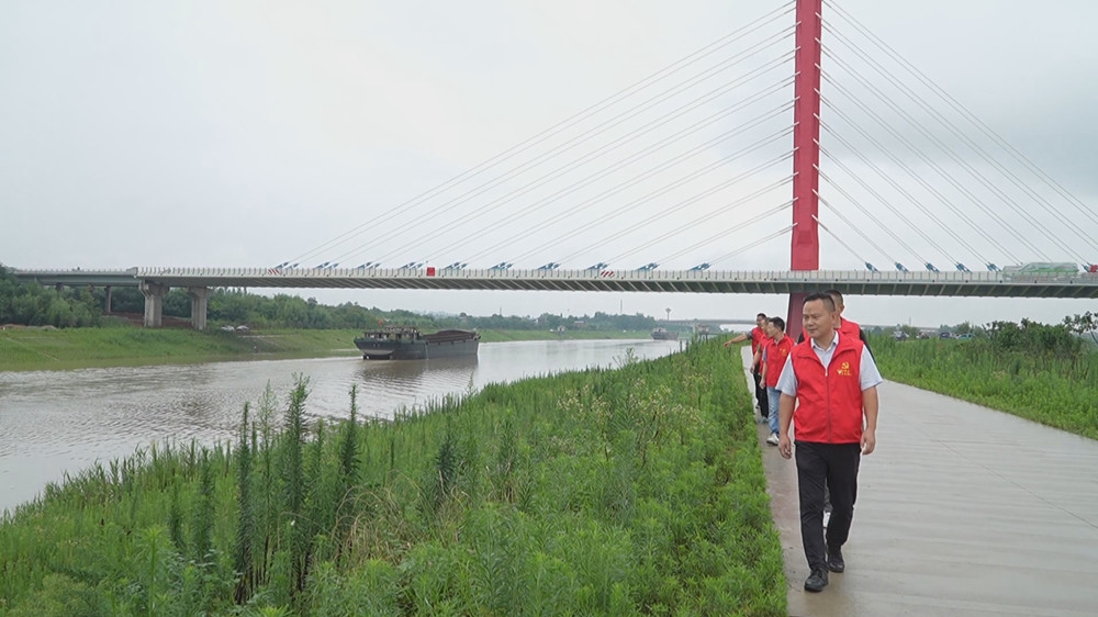 /uploads/image/2024/07/01/b128155bbcb44b8450b371dd4b0512d7.jpg 党员3.jpg