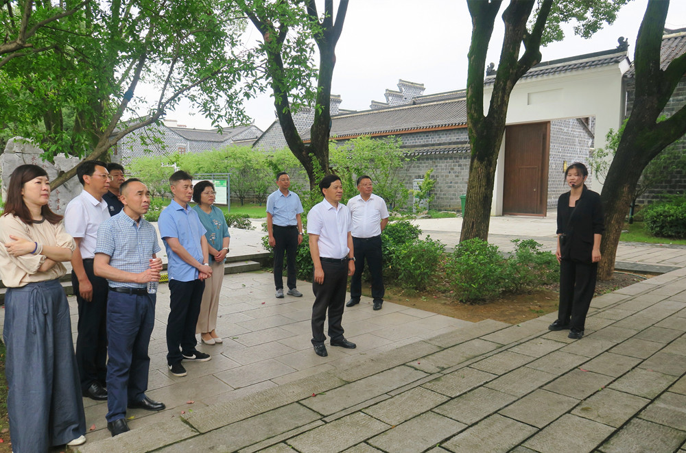 /uploads/image/2024/07/03/1e870fd13a9fd74905547531ebdbee4a.jpg 1参观六尺巷 (1)_副本.jpg