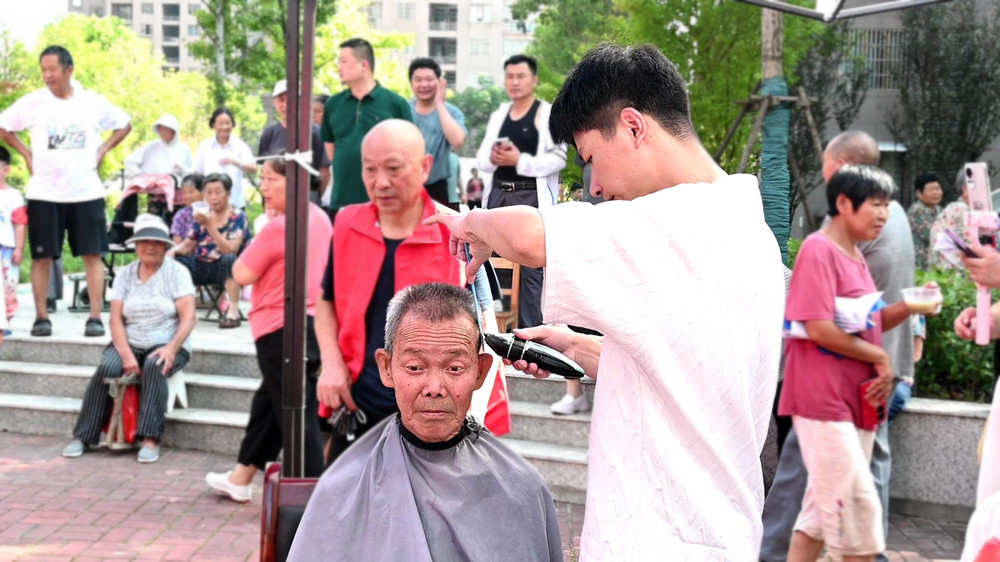 /uploads/image/2024/08/07/37eacb6fb0f4845e2412791da2daf948.jpg 物业公益活动 (1).jpg