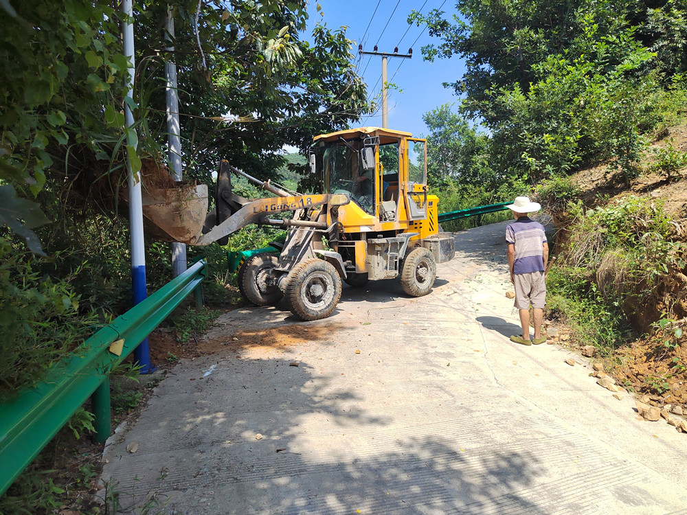 /uploads/image/2024/08/16/d3e0ff3b656bcc27cab474157471b166.jpg 石窑村:村民筹资筹劳修整道路 干群同心共建美丽家园1.jpg