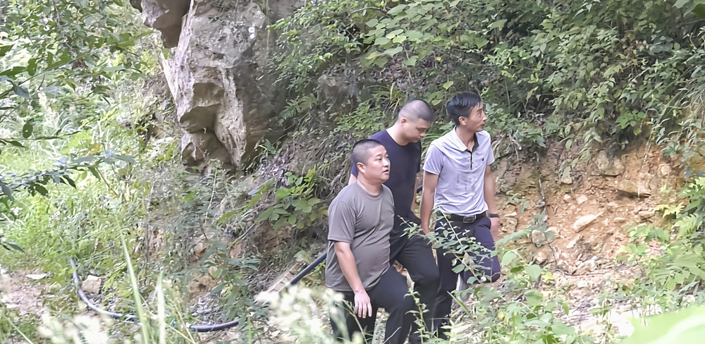 /uploads/image/2024/08/23/e618e7093e3b10b98760435da4dc3113.jpg 图左为胡刚.jpg