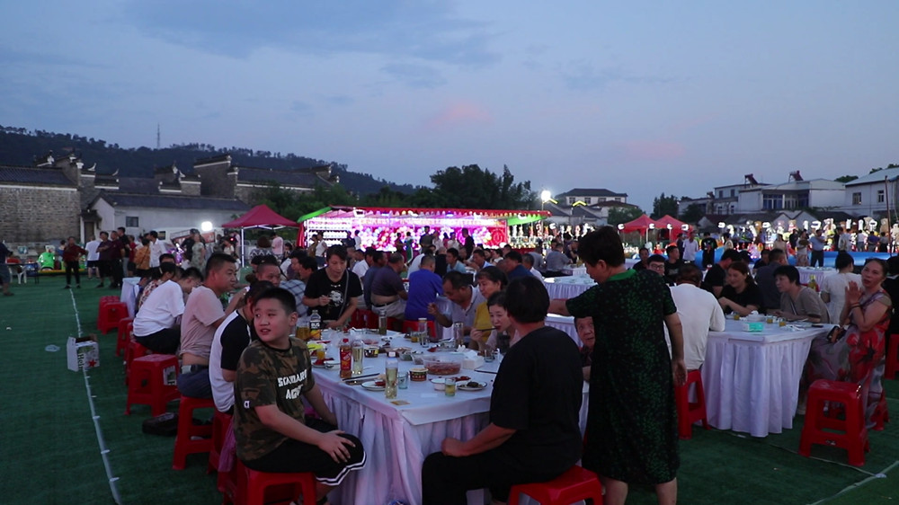 安徽桐城：举办龙虾节 点亮乡村“夜经济”[00_00_36][20240823-114111].jpg