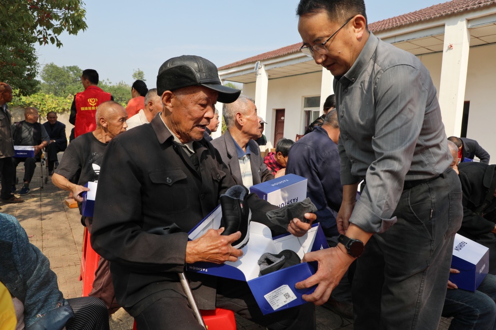 /uploads/image/2024/10/11/d7f21716d7461118111115b8a962e14a.JPG 图为活动现场 (2).JPG