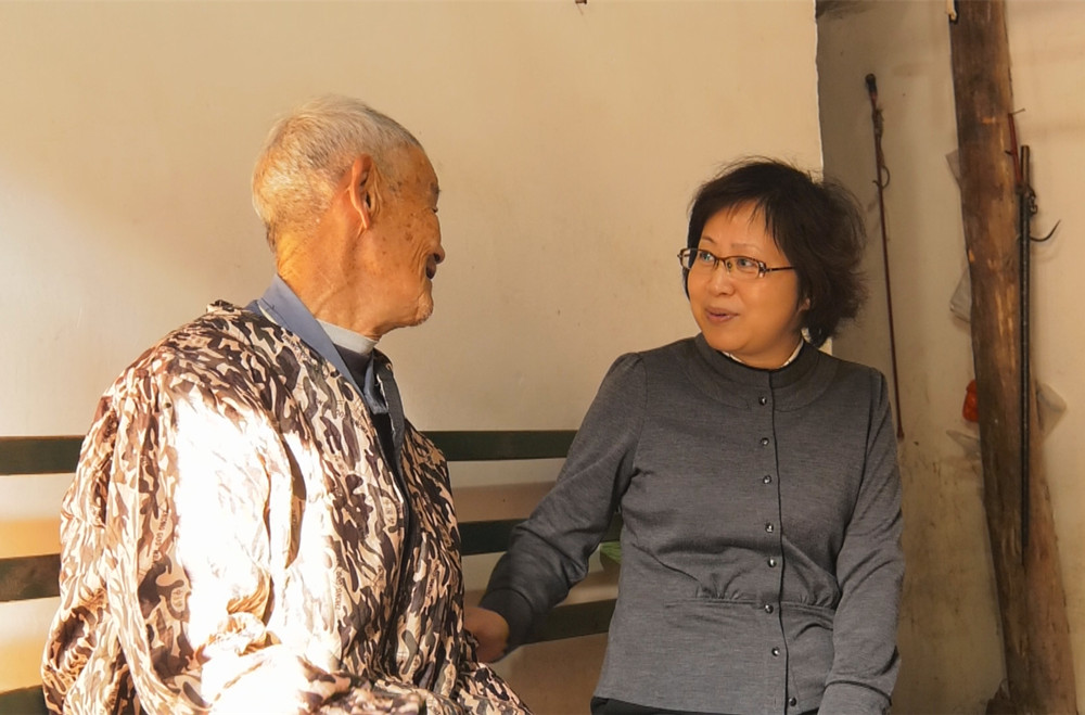 /uploads/image/2024/11/03/f04fe646c145da043ad47e3dd1209476.jpg 朱新友亲切交谈_副本.jpg