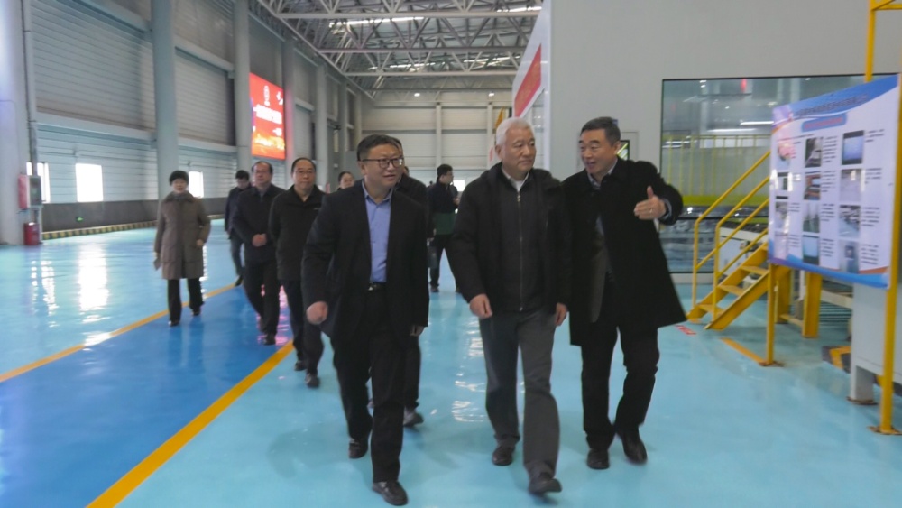 /uploads/image/2024/12/26/4f6b88060634c10aa316b7c649f1d94e.jpg 图为调研组一行在中建材桐城新能源材料有限公司调研1。.jpg