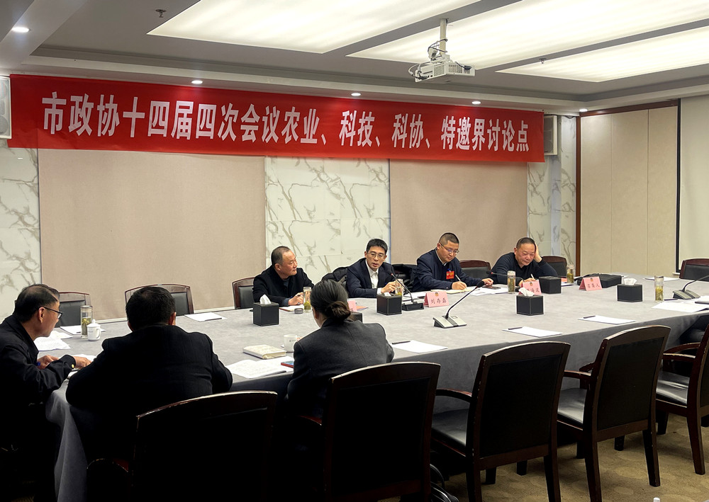 /uploads/image/2024/12/31/bb5d078b9068ddebc785ae5aacee2869.jpg 2刘崔.jpg