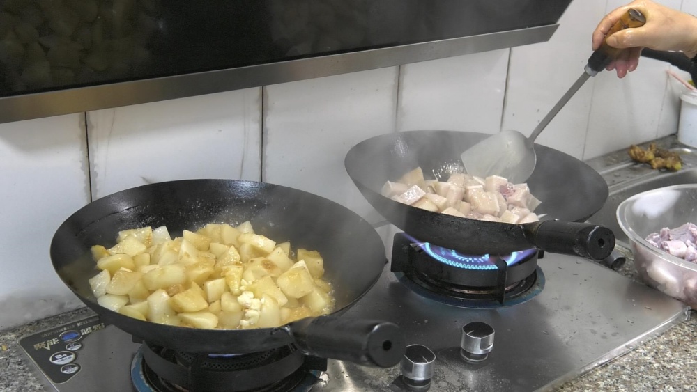 /uploads/image/2025/01/15/f965483fd0714a98e3c848bffa57fa68.jpg 杀年猪3_副本.jpg