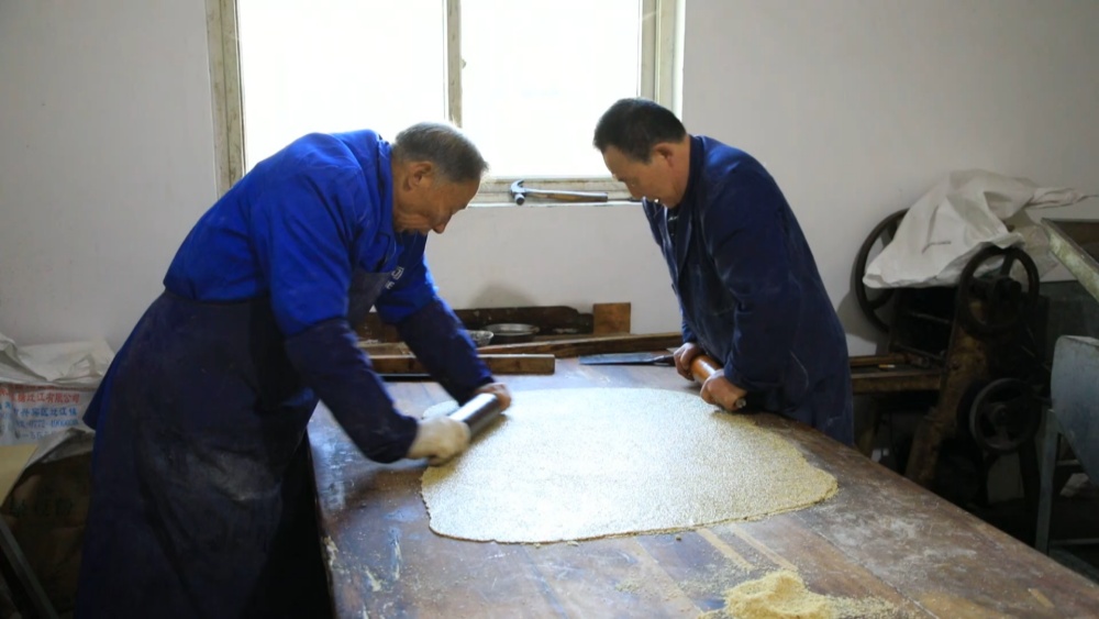 青草 白交切糖[00_06_42][20250124-094029].jpg