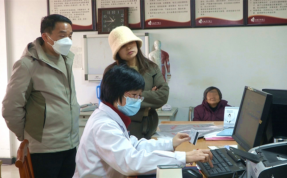 /uploads/image/2025/02/04/a81e234fa201fd2babdb25db50f7d917.jpg 15市中医院医生值守_副本.jpg