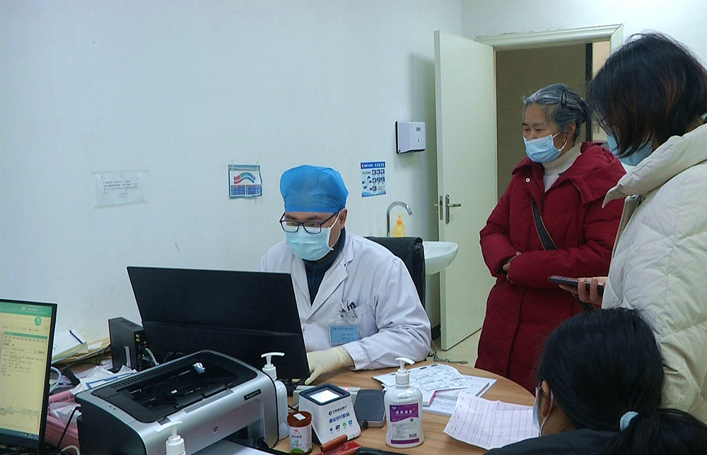 /uploads/image/2025/02/04/c3e686dbc752e5ff63cb1f025a2368e1.jpg 13市医院医生值守2_副本.jpg