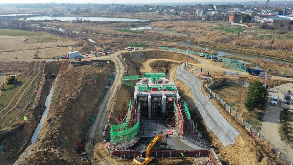 /uploads/image/2025/02/20/69c318ff7d26425d77e381fd87a90ffa.jpg 陶圩泵站建设现场.jpg