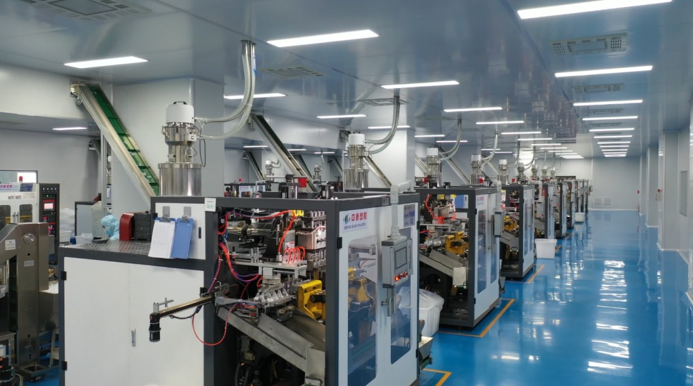 /uploads/image/2025/02/21/fe18f338796fed97e487e760b7b3237e.jpg 桐城市中康塑胶有限公司生产车间一角.jpg