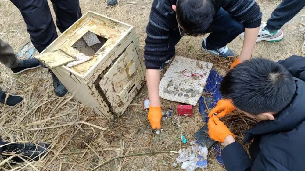 /uploads/image/2025/03/17/162e957d537c29b5a0e7bc36e3678bdc.jpg 盗窃案3.jpg