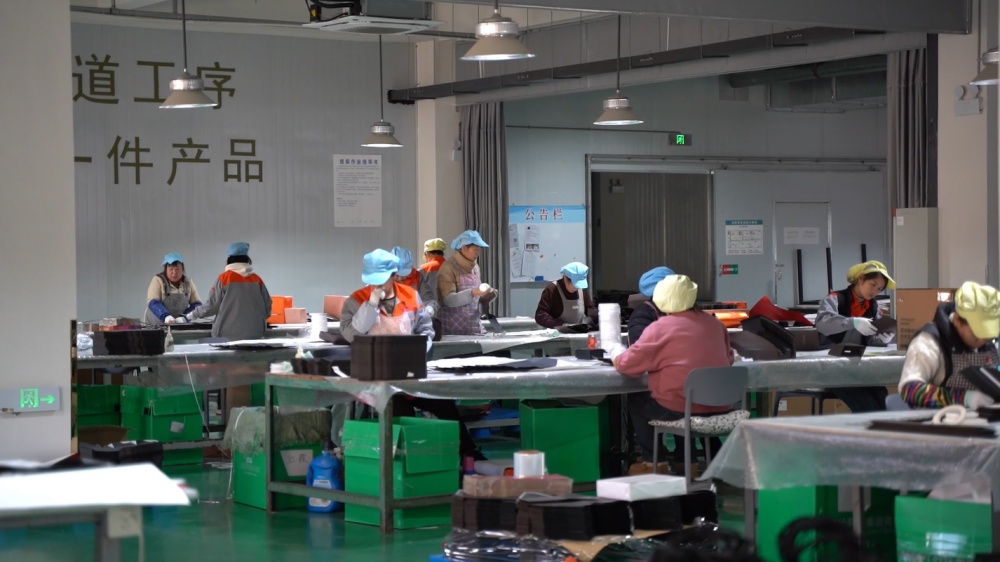 /uploads/image/2025/03/18/4487e833edfaad5477d1f1af4069d31e.jpg 安徽伍洲设计包装有限公司车间 (2).jpg