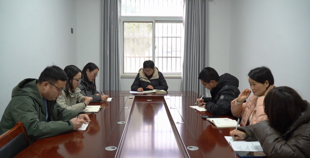 /uploads/image/2025/03/20/aa62c288e897a8c9768fee8ce000cf8d.jpg 大石板村开会部署.jpg