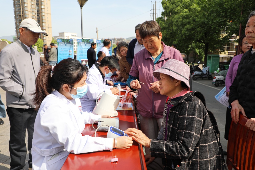 0416图为活动现场 (2).JPG