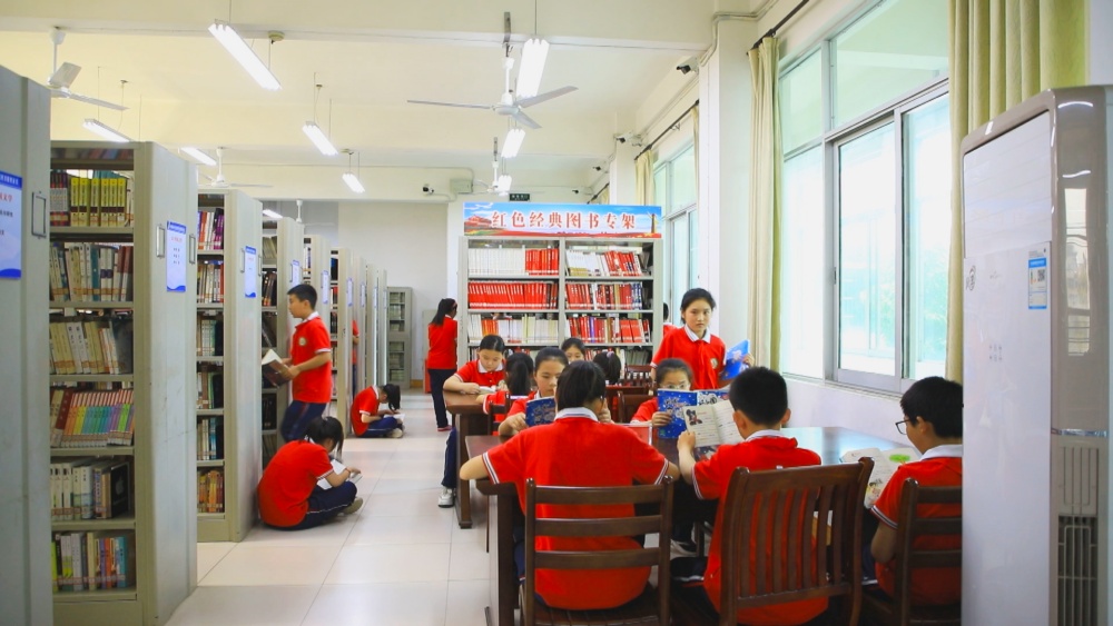 /uploads/image/2025/04/22/58bed5e5b3365beb47b269f1b82e4f54.jpg 图为活动现场.jpg