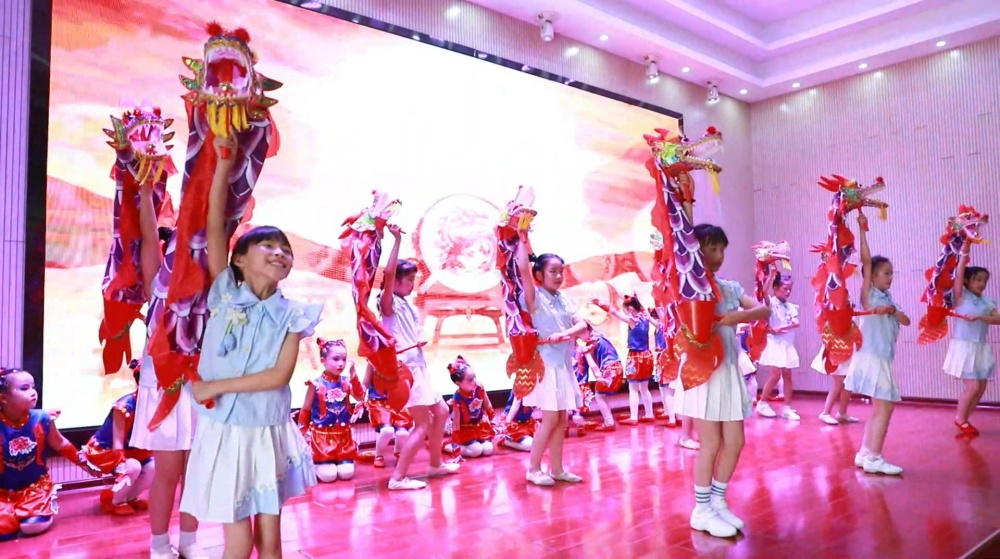 安徽桐城：六一文艺汇演 展示少儿艺术风采[00_00_28][20250529-165316].jpg