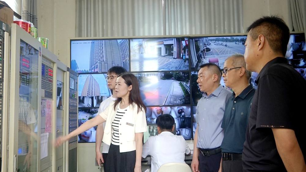 /uploads/image/2025/06/26/1e343dd2c042c2fd159e36c3616fb2f9.jpg 在消防控制室参观(1).jpg