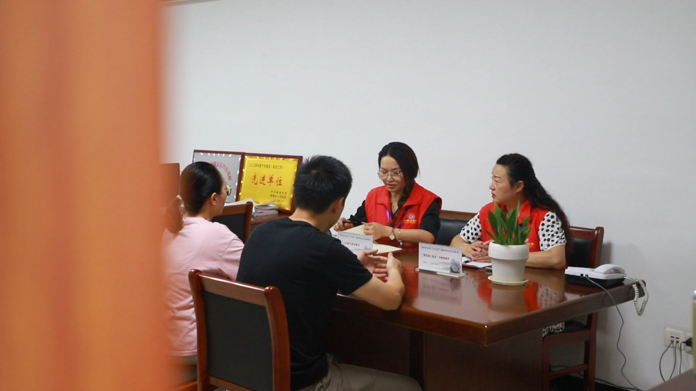 /uploads/image/2025/07/02/0201c4ddc5140bc6d45b02c38753c197.png 桐城“六尺巷”婚调室:以和为贵解家事 巾帼力量促和谐2 (1)_副本.png