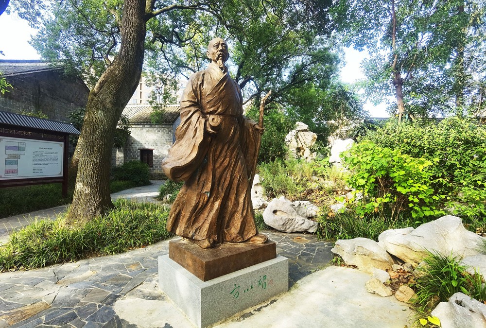 /uploads/image/2025/07/28/19553e8fd45ec308a53988e91e42d8e8.jpg 方故居.jpg