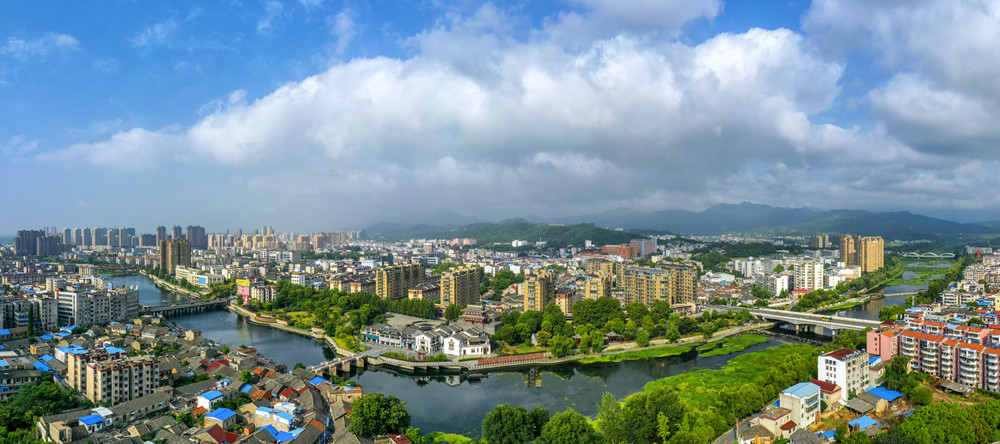 /uploads/image/2025/07/28/d0f78544f760818835b826ced80f1783.jpg 桐城市区新貌——张令周摄_副本.jpg