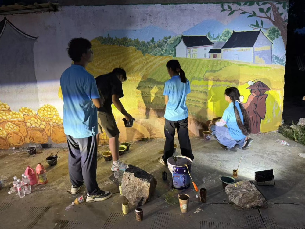 /uploads/image/2025/08/26/b6eeff704a037d1d2f0832cea4219192.jpg 桐城师范高等专科学校:执笔绘新乡4.jpg